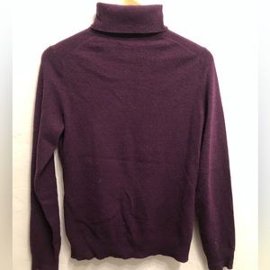 Lord & Taylor 100% cashmere turtleneck sweater